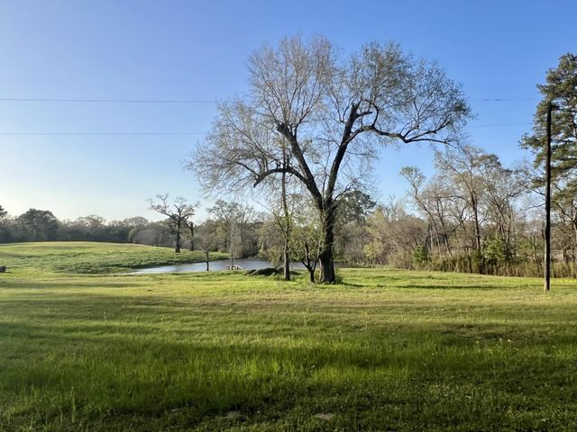 2290 Interstate 45 S, New Waverly, TX 77358