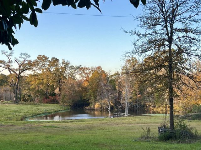 2290 Interstate 45 S, New Waverly, TX 77358