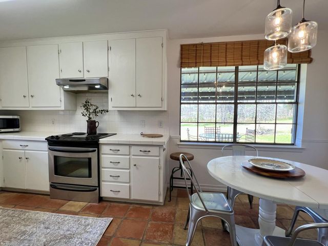 2290 Interstate 45 S, New Waverly, TX 77358