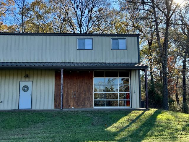 2290 Interstate 45 S, New Waverly, TX 77358