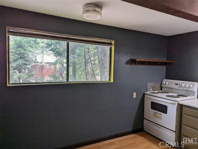 10521 Pine Drive, Wofford Heights, CA 93285