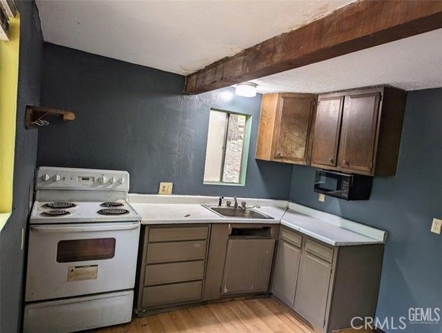 10521 Pine Drive, Wofford Heights, CA 93285