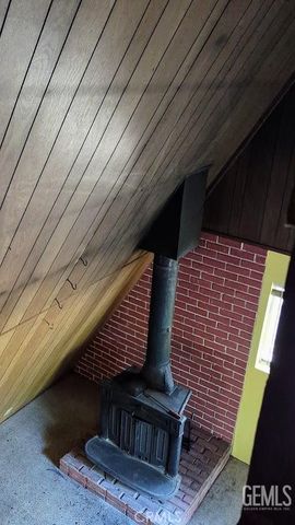 10521 Pine Drive, Wofford Heights, CA 93285