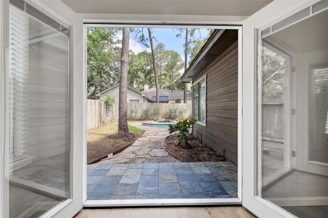 35 Cornerbrook Place, The Woodlands, TX 77381