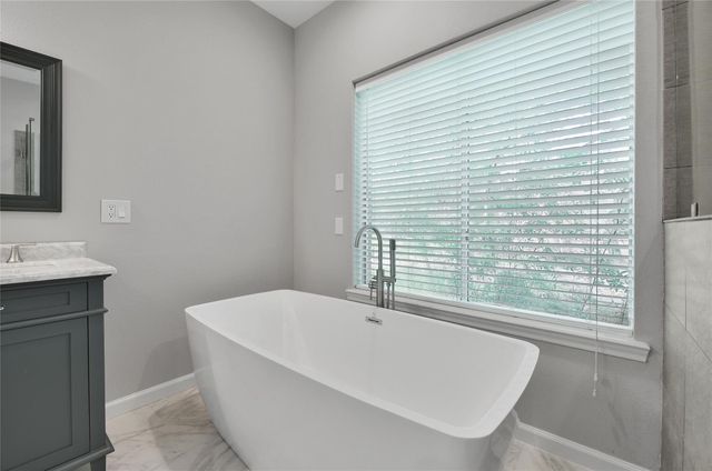 35 Cornerbrook Place, The Woodlands, TX 77381