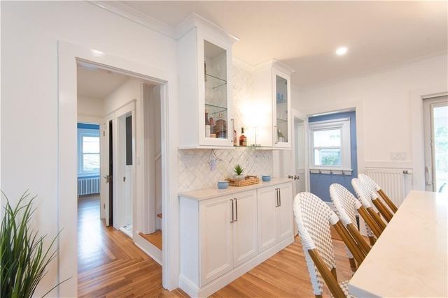 29 Fenner Avenue, Newport, RI 02840