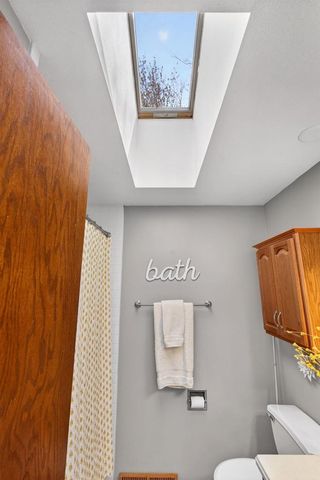1296 LAKEVIEW LANE, Menasha, WI 54952