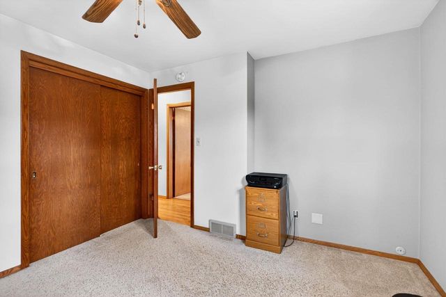 1296 LAKEVIEW LANE, Menasha, WI 54952