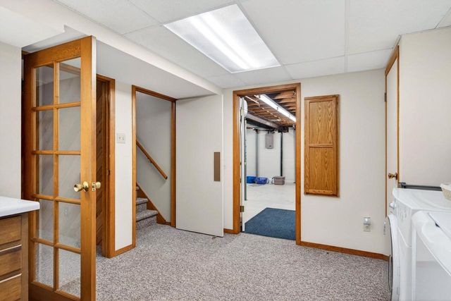 1296 LAKEVIEW LANE, Menasha, WI 54952