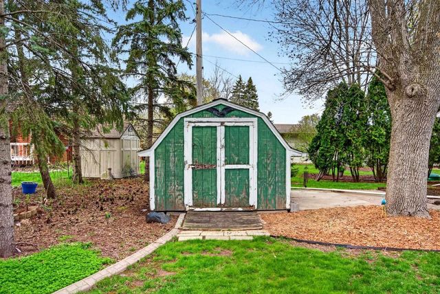 1296 LAKEVIEW LANE, Menasha, WI 54952