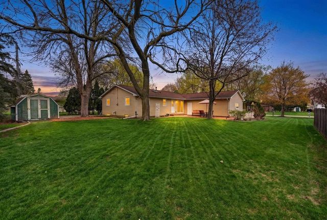 1296 LAKEVIEW LANE, Menasha, WI 54952