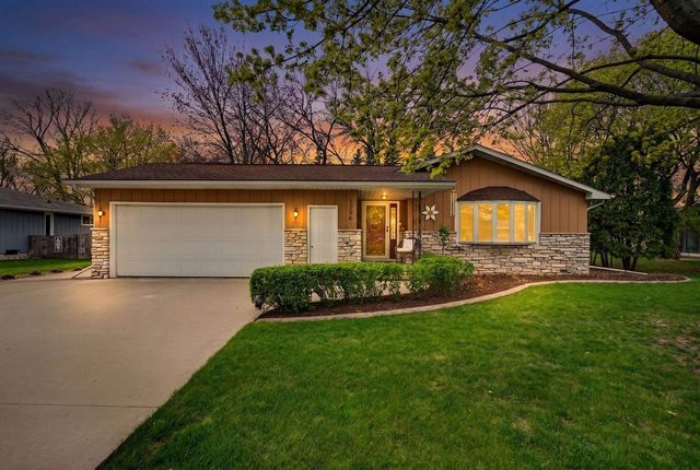 1296 LAKEVIEW LANE, Menasha, WI 54952