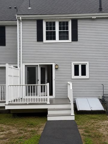 161 Winter St 22, Hanson, MA 02341