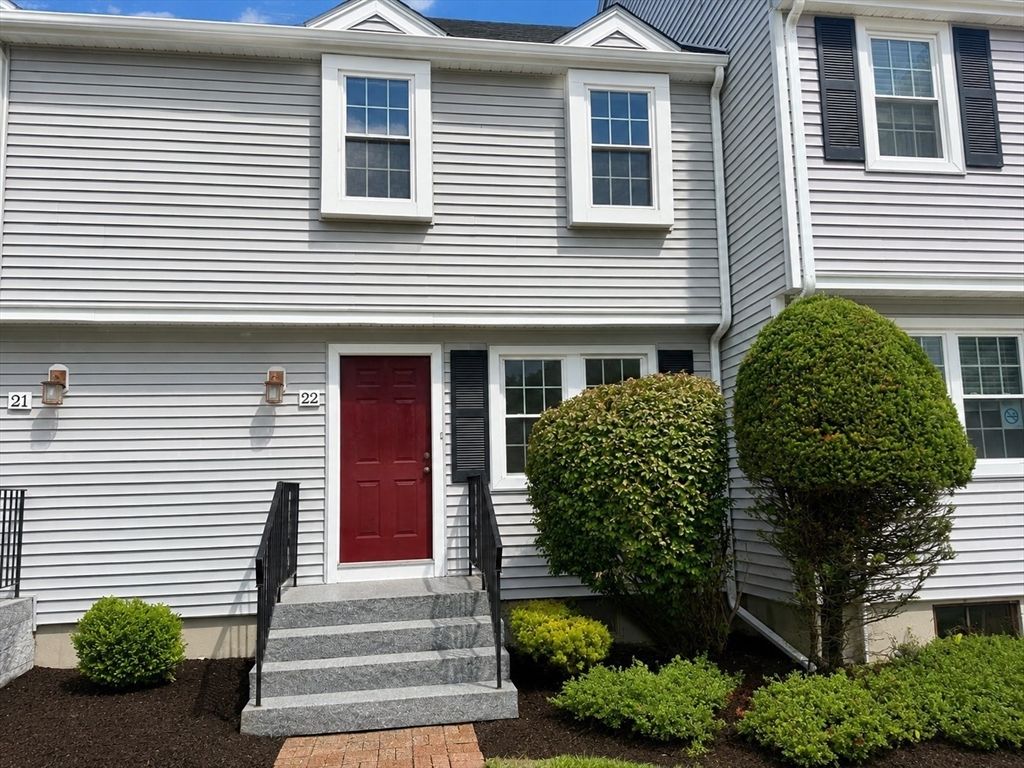 161 Winter St 22, Hanson, MA 02341