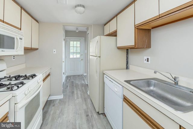 832 SAINT REGIS CT, West Deptford, NJ 08051