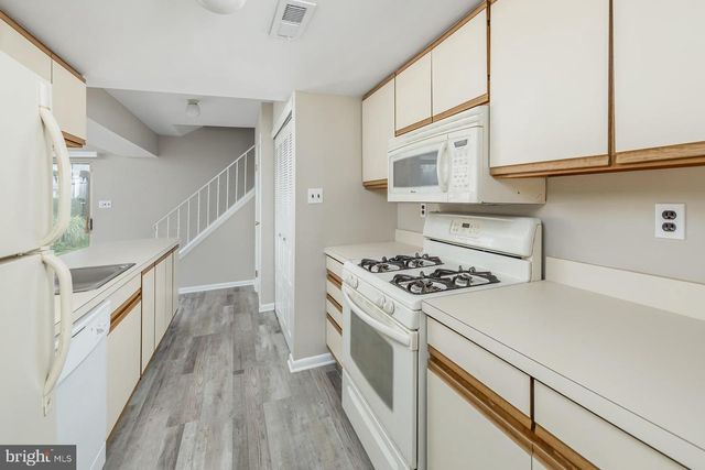 832 SAINT REGIS CT, West Deptford, NJ 08051