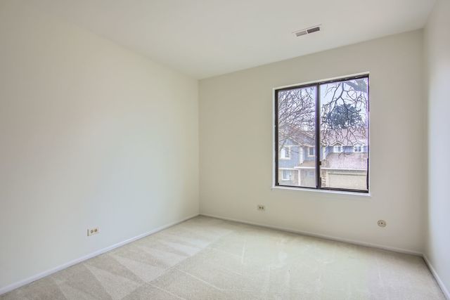372 Springlake Lane C, Aurora, IL 60504