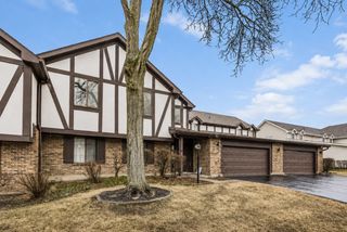 372 Springlake Lane C, Aurora, IL 60504