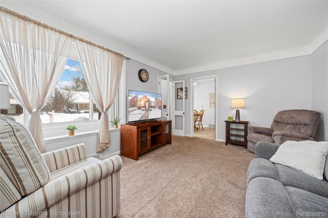 23221 Forest Street, Oak Park, MI 48237