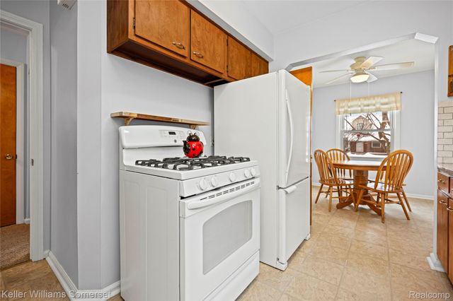 23221 Forest Street, Oak Park, MI 48237