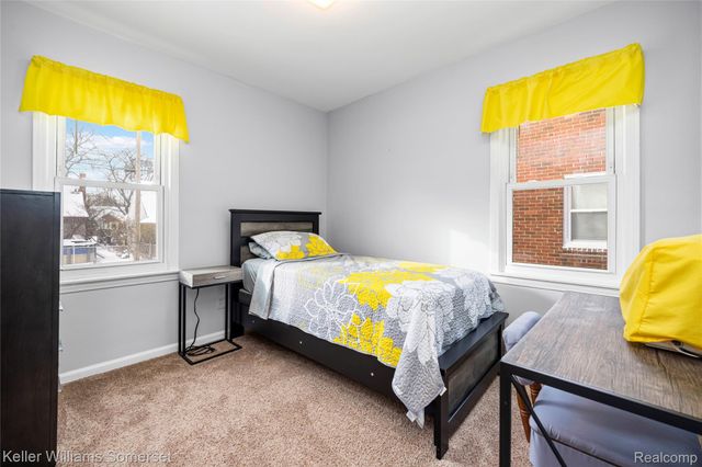 23221 Forest Street, Oak Park, MI 48237