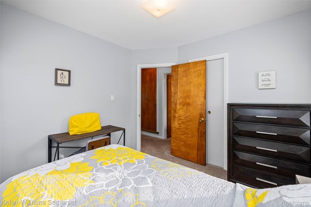 23221 Forest Street, Oak Park, MI 48237