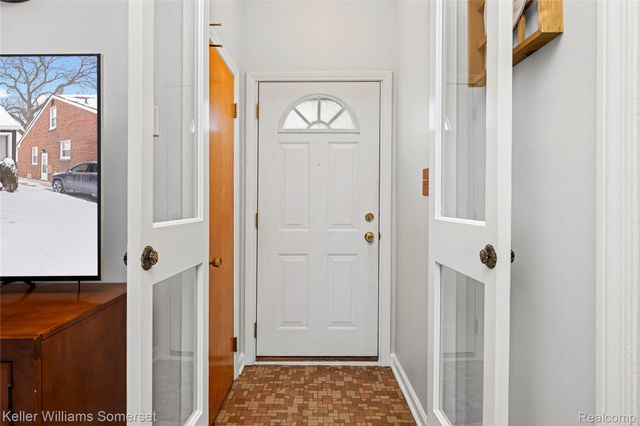 23221 Forest Street, Oak Park, MI 48237