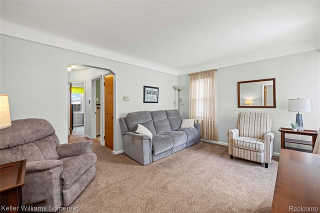 23221 Forest Street, Oak Park, MI 48237