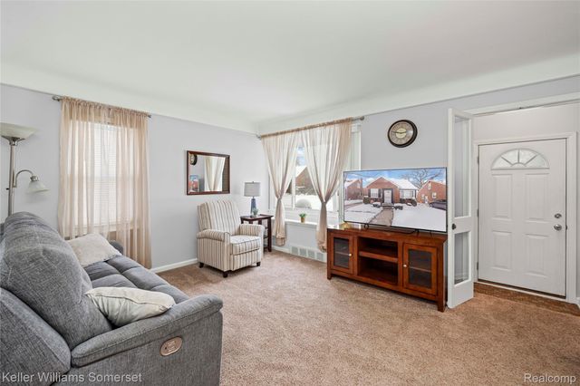 23221 Forest Street, Oak Park, MI 48237