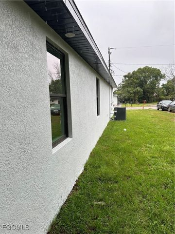 1785 Glenway CT, Fort Myers, FL 33916