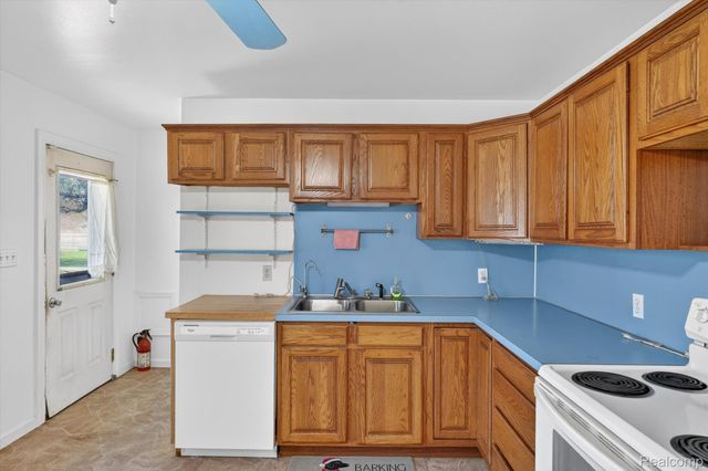 1392 Winfield Drive, Clayton Charter Township, MI 48473