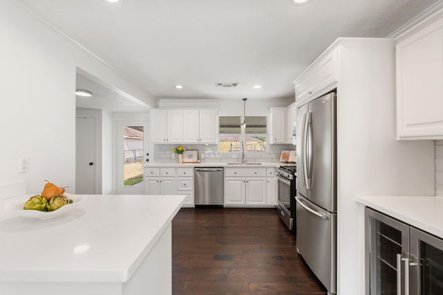 2226 Chantilly Lane, Houston, TX 77018