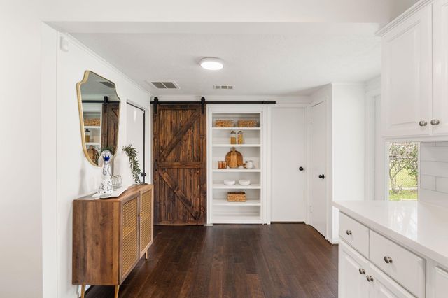 2226 Chantilly Lane, Houston, TX 77018