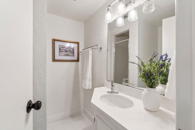 2226 Chantilly Lane, Houston, TX 77018