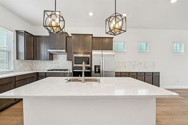 553 Morning Tide Lane, Kemah, TX 77565