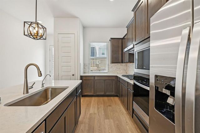 553 Morning Tide Lane, Kemah, TX 77565