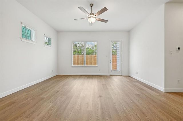 553 Morning Tide Lane, Kemah, TX 77565