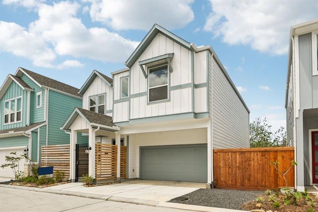 553 Morning Tide Lane, Kemah, TX 77565