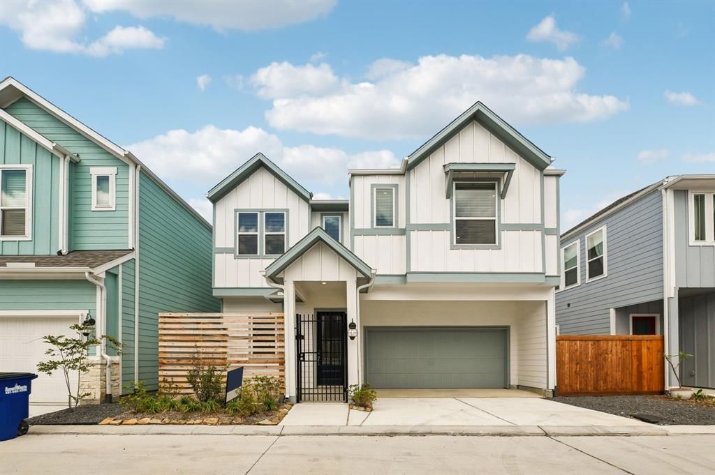 553 Morning Tide Lane, Kemah, TX 77565