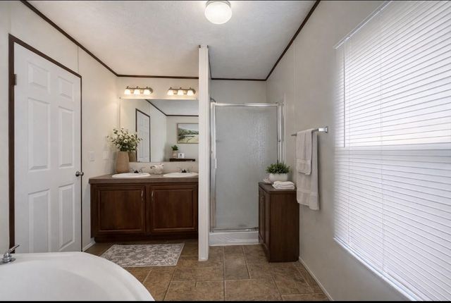 443 W Lone Oak Road, Onalaska, TX 77360