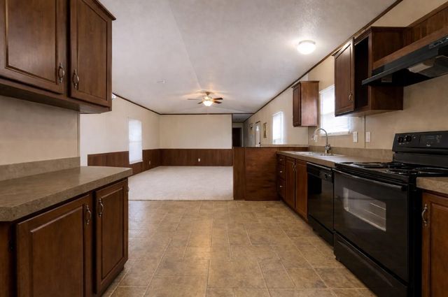 443 W Lone Oak Road, Onalaska, TX 77360