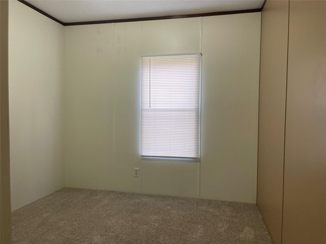 443 W Lone Oak Road, Onalaska, TX 77360