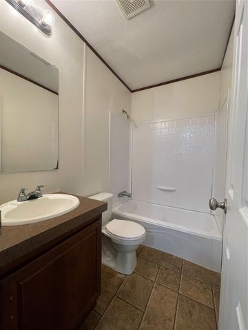 443 W Lone Oak Road, Onalaska, TX 77360