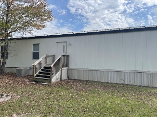 443 W Lone Oak Road, Onalaska, TX 77360