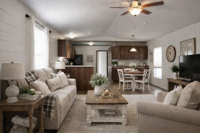 443 W Lone Oak Road, Onalaska, TX 77360