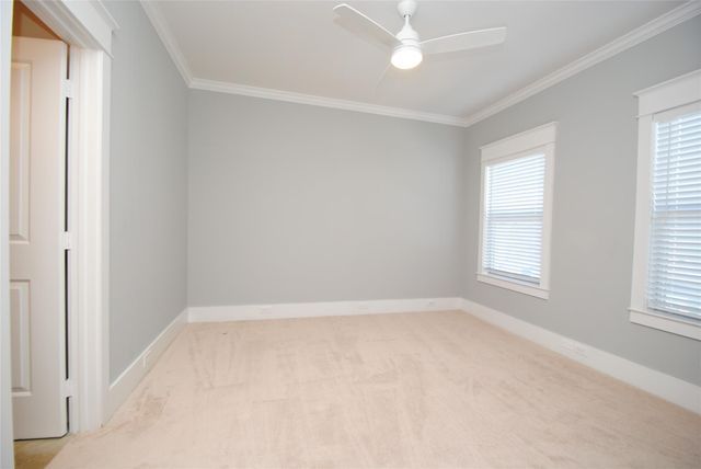 1030 W 16th Street, Houston, TX 77008