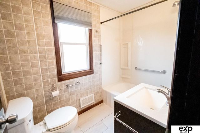 3216 N 80 Street, Omaha, NE 68134