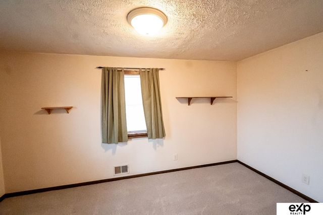 3216 N 80 Street, Omaha, NE 68134