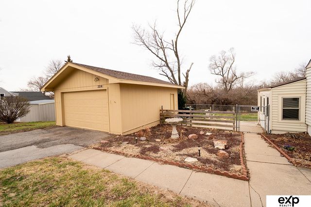 3216 N 80 Street, Omaha, NE 68134