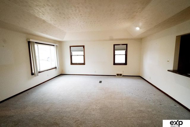 3216 N 80 Street, Omaha, NE 68134